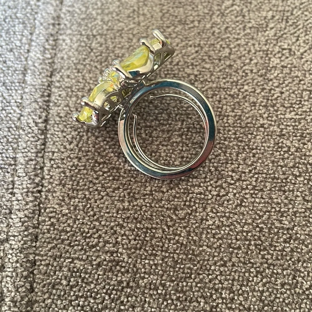 Ring - Picture 2 of 3